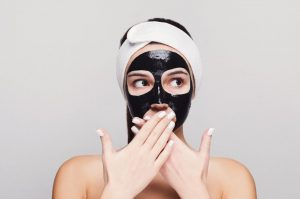 I vantaggi della black mask per eliminare i punti neri