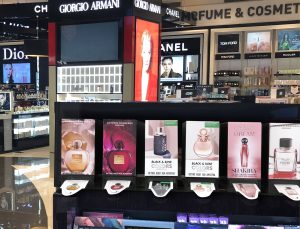 L'azienda di campionatura profumi esporta milioni di campioni verso i principali marchi nel mondo